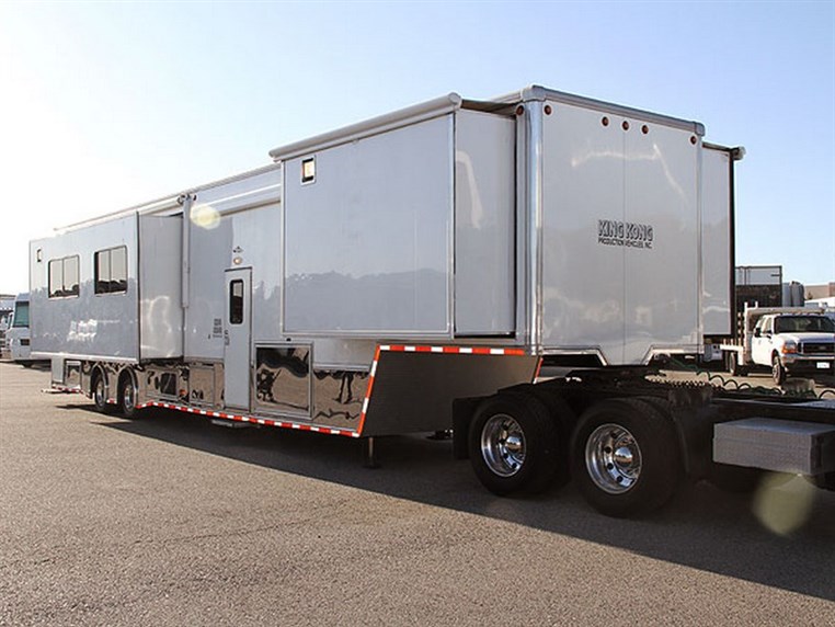 Brad Pitts Movie Set-Trailer Has All the Comforts of Home